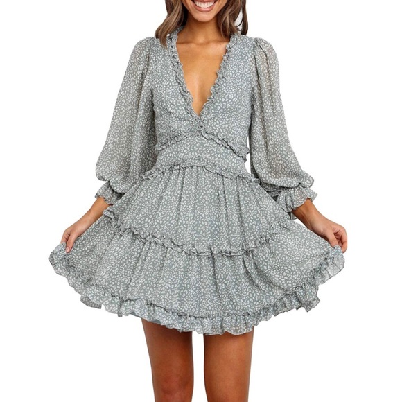 ✦NWT Ruffled Emerald Dress✦ - Picture 3 of 4